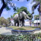 La Alcaldía del Distrito Nacional decidió retirar las esculturas de tortugas, monos, elefantes, entre otros animales, debido al avanzado deterioro que presentaban tras 14 años de exposición al sol y las lluvias. (Archivo).