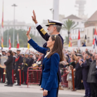 Los reyes Felipe y Letizia despiden en Cádiz a la princesa de Asturias, Leonor, que parte en el buque escuela de la Armada española Juan Sebastián de Elcano para iniciar la travesía del 97 crucero de instrucción. EFE/Román Ríos