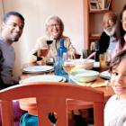 De Izquierda a derecha Pilar Carneiro (mi cuñada), Luis Enoc Minier, en el centro, Angela Divina Rodríguez, esposa de Luis Minier Montero, mi hermana Angela María, y el nieto Alejandro Minier Carneiro, en Toledo, España.