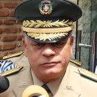 Carlos  Fernández Onofre, ministro Defensa.  José de León