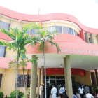 Fachada del Colegio Dominicano de Periodistas, foco de los debates sobre el rumbo y la credibilidad del gremio.