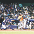 Carter Jensen, de las Aguilas, pega su doble