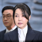 La ex primera dama surcoreana, Kim Keon Hee, es investigada por soborno, manipulación bursátil y presunta injerencia en procesos electorales (REUTERS/JUNG YEON-JE)