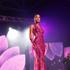 Miss Punta Cana luce traje de gala en la preliminar de Miss Universe. 