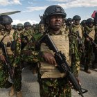 Integrantes del quinto contingente de Kenia que llegaron este lunes a Haití.  EFE