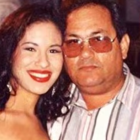 Abraham y Selena Quintanilla en una foto de archivo