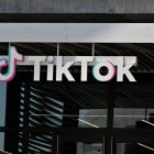 China elude comentar la posible venta de operaciones de TikTok en EE. UU. a holding local