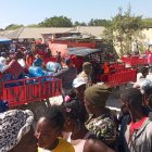 Se presume que los cientos de visitantes, así como aquellos que no tuvieron la oportunidad de preparar sus alimentos para la Nochebuena este 24, han acaparado la atención en compras tanto de este lado como del poblado haitiano de Anse-au-Pitre, Haití.