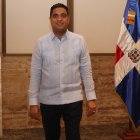 Kelvin Cruz, ministro de Deportes, posó para el lente de la fotógrafa del Hoy, Chaimy Soriano.