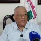 El alcalde Domingo Almonte