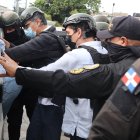 Santiago Hazim y otros imputados llegaron fuertemente custodiados a la corte.