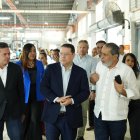 El ministro de Industria, Comercio y Mipymes (MICM), Eduardo -Yayo- Sanz Lovatón, recorre el Parque Zona Franca de La Vega