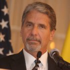 Embajador de EEUU resalta erradicación forzada de cultivo de coca en Colombia