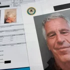 Foto tomada el 2 de enero del 2026 de documentos que el Departamento de Justicia publicó sobre Jeffrey Epstein.