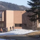 Varios estudiantes se atrincheraron en las aulas de la escuela.
