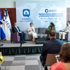 Panel de "Democracia, Gobernanza y Escenario Internacional",