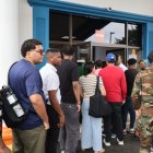 Quejas y largas filas marcan segundo día de emisión de la nueva licencia de conducir