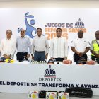 El ministro de Deportes, Kelvin Cruz, junto al general (r) Juan Manuel Méndez encabezaron la rueda de prensa de los Campamentos de Semana Santa 2026.