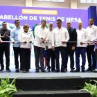 El Ministro de Vivienda, Ito Bisonó, corta la cinta en Tenis de Mesa (Hoy/Olga de la Cruz)