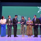 Raquel Peña y Roberto Salcedo cortaron la cinta en compañía de  Daniel Rivera, Rosa Santos y Ulises Rodríguez, así como lesgisladores y otras gobernadoras del Cibao.