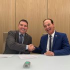 Burton Catledge, director ejecutivo de LOD Holdings y Arturo Del Villar, rector del INTEC.