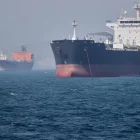 La cantidad de barcos que atravesaban el estrecho cada día antes de que comenzara la guerra, incluidos petroleros y buques de carga.