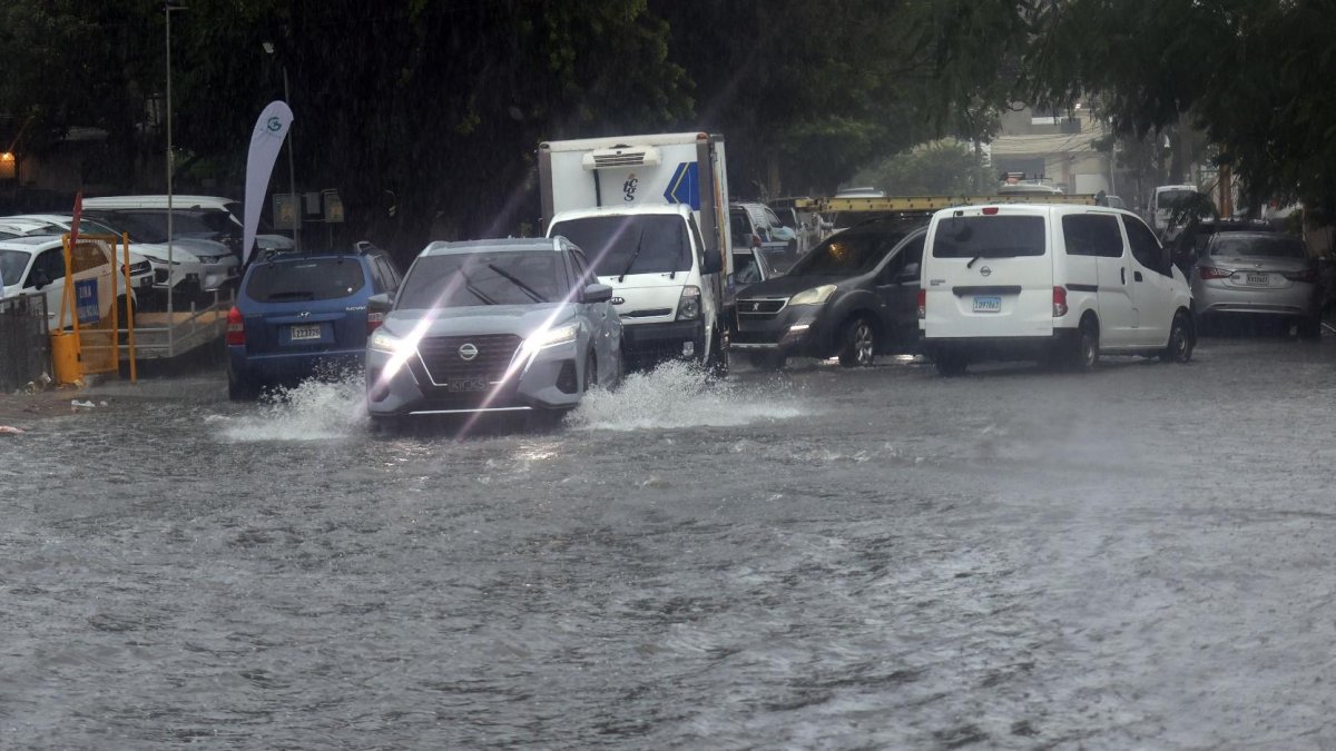 ¡Llueve a cántaros! Alertan sobre inundaciones repentinas en gran parte del país