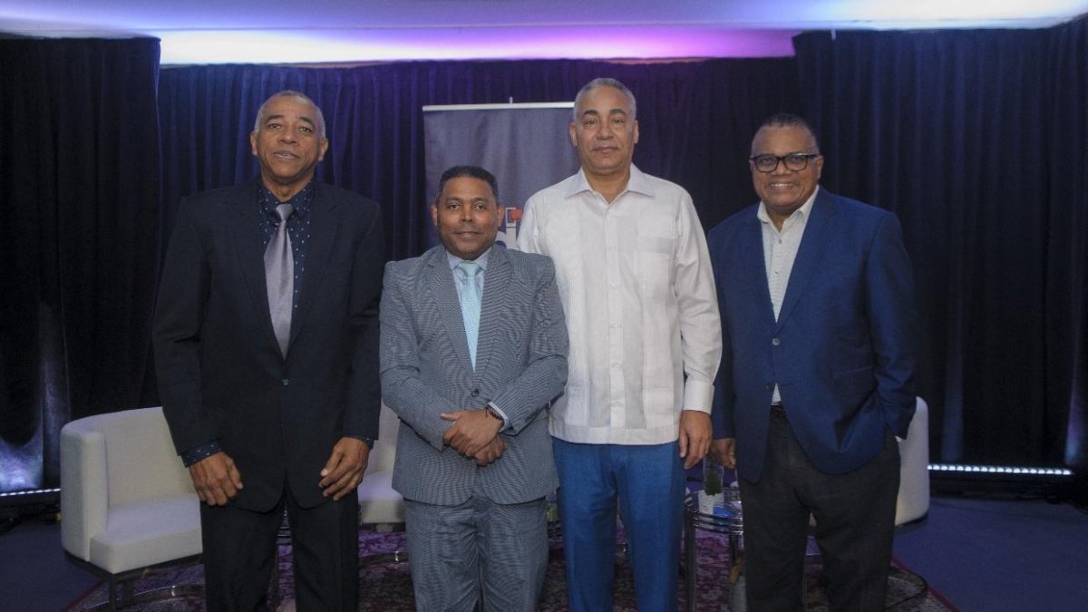 Mario Díaz, Fausto Polanco, Severo Rivera y Pochy Familia.