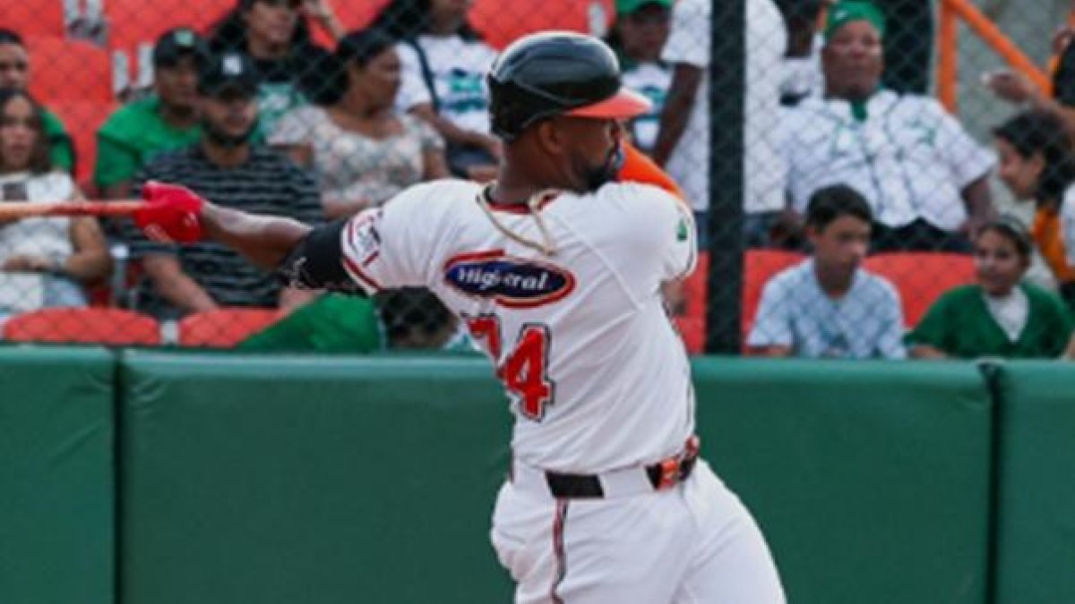 Eloy Jiménez lideró la ofensiva de Toros.