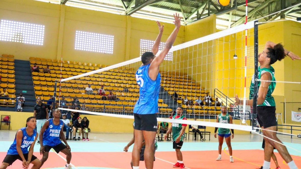 Acción en uno de los partidos en masculino