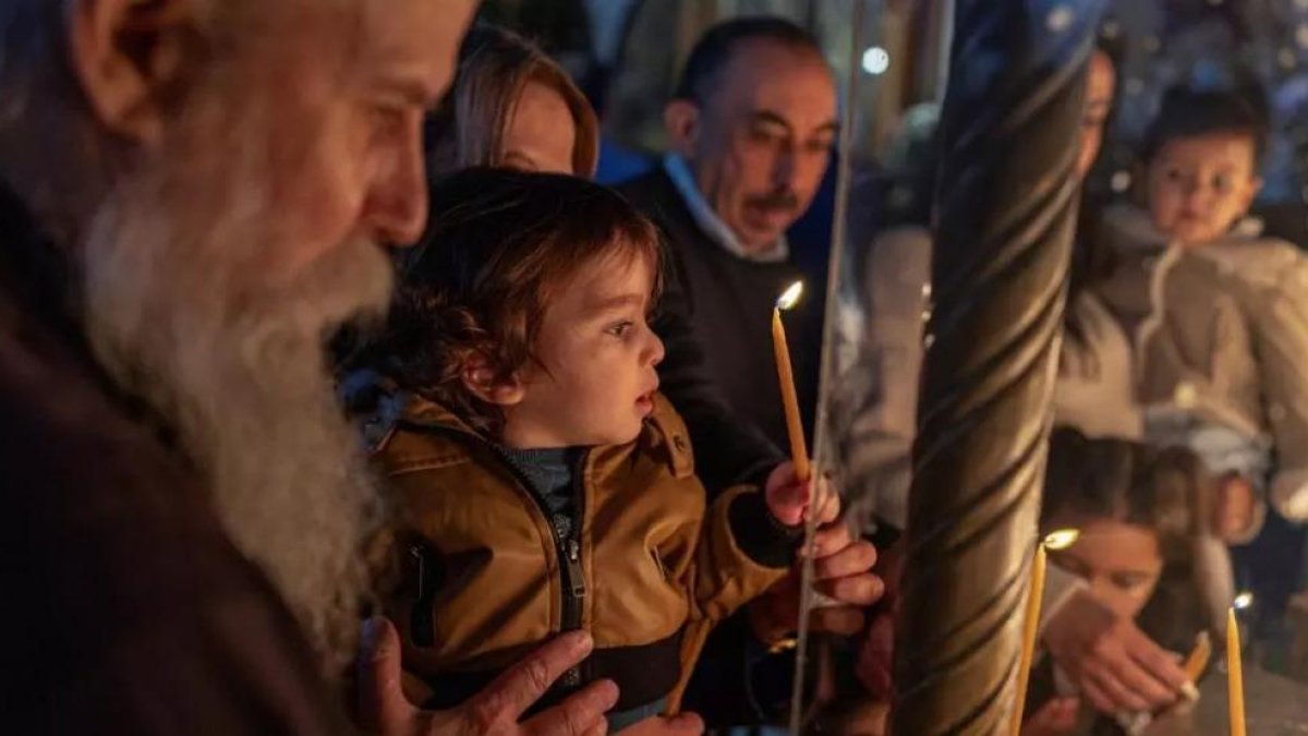 Belén recibe la Navidad en crisis por la falta de turismo tras dos años de guerra.