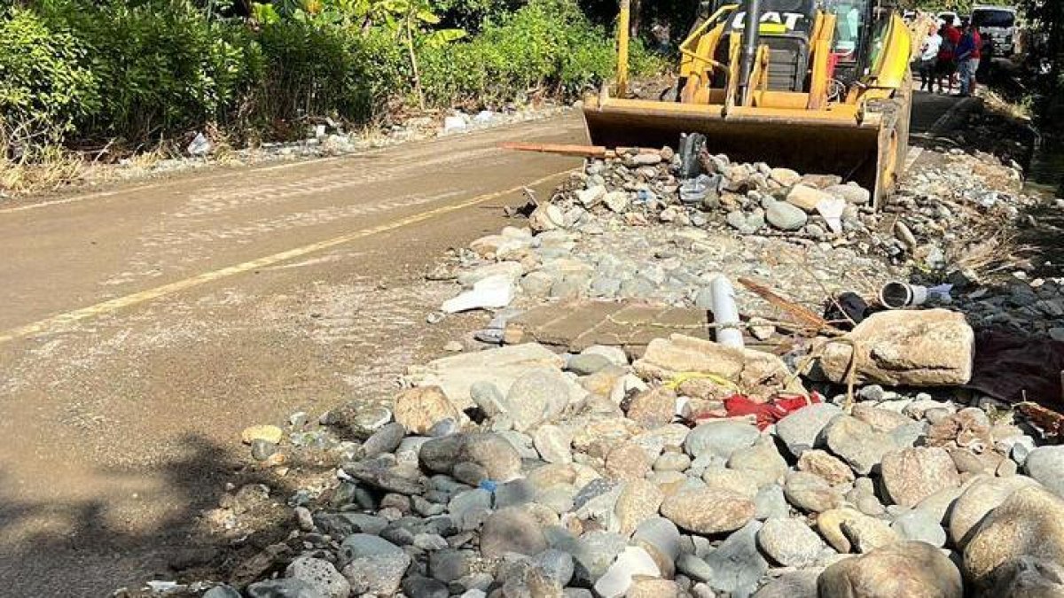 No hay pérdidas humanas por el hecho. Hasta el momento no se ha informado cómo se rompió la tubería.