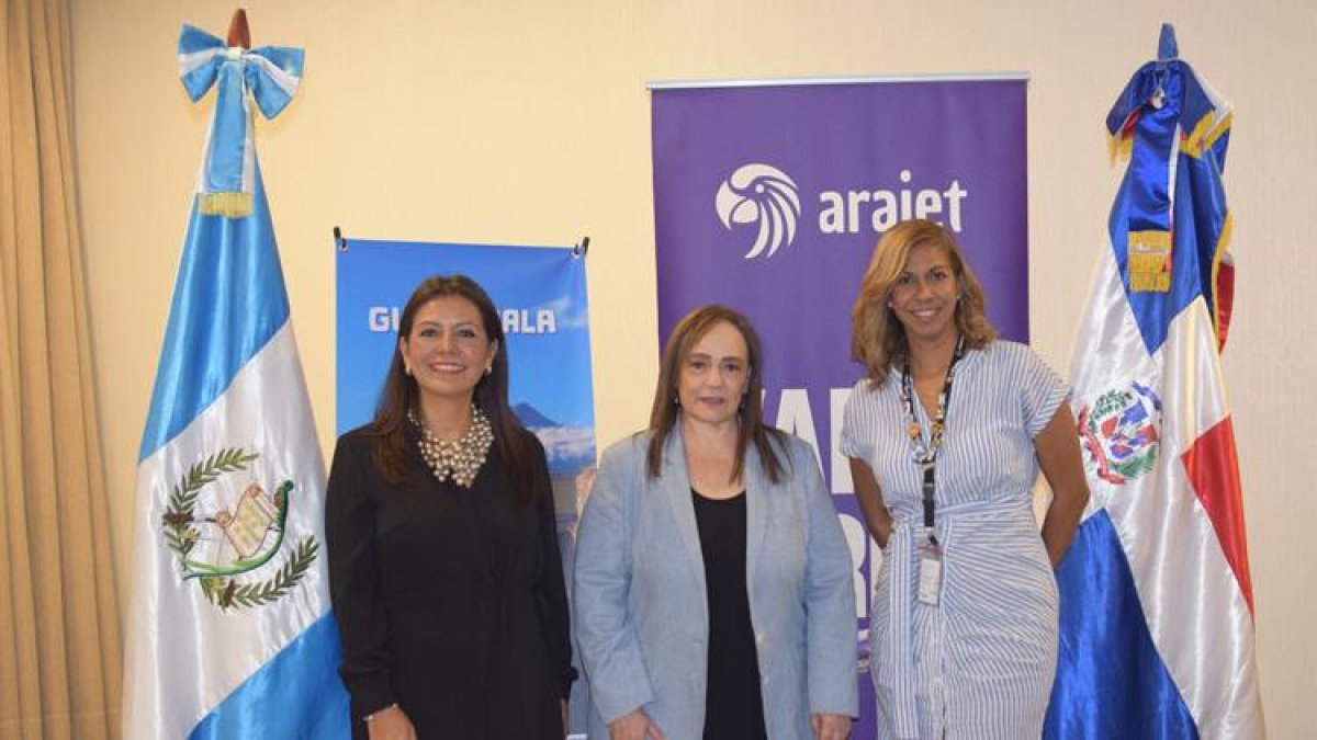 Ericka Guillermo, Marlene Reynoso y Alexandra Baret.