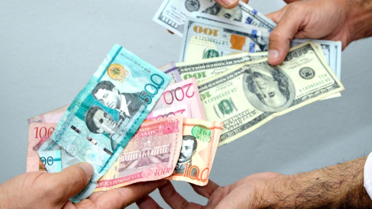 Cotización del peso  frente al dólar  promedió el RD$61.99 por dólar durante el 2025.