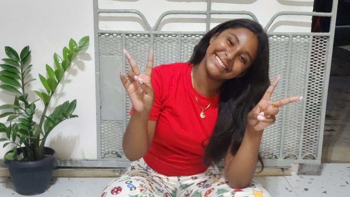 Adolescente de 13 años desaparece en Santo Domingo Este mientras iba al colegio
