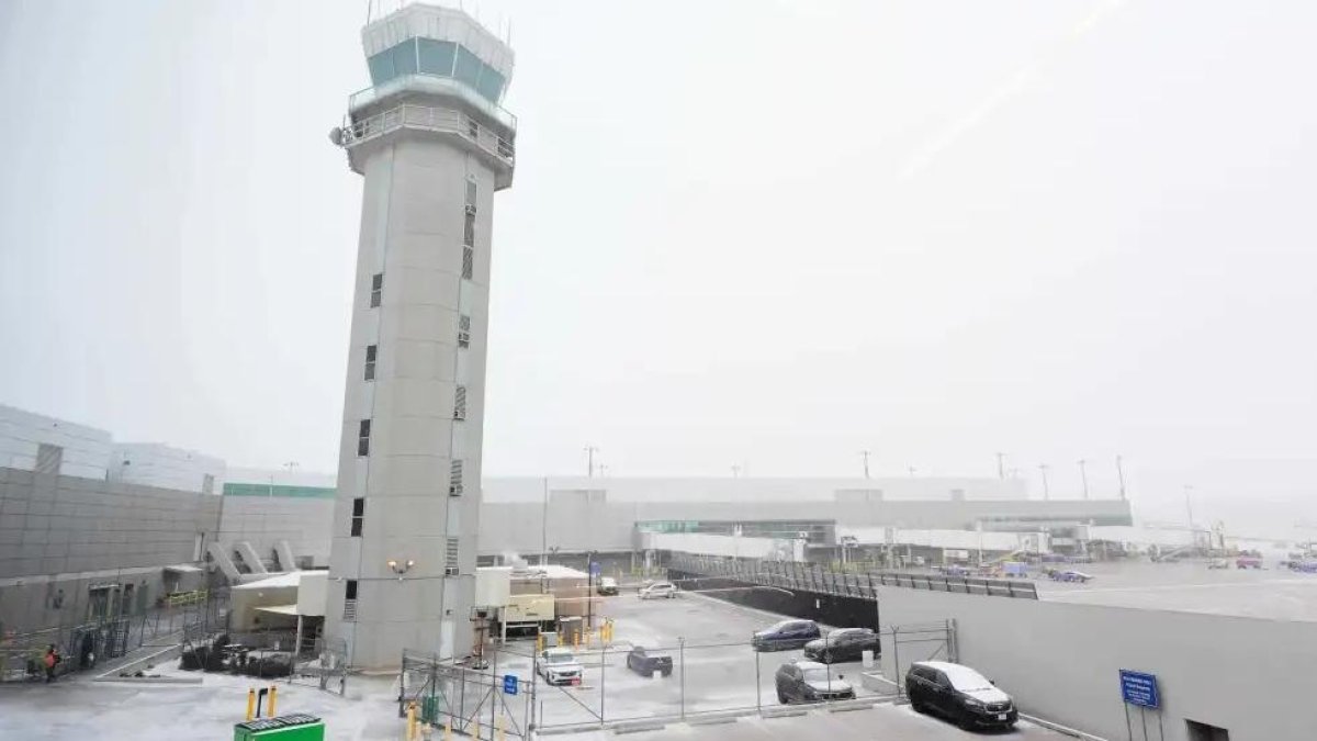 La nieve generalizada, el aguanieve y la lluvia helada amenazaban a casi 180 millones de personas —más de la mitad de la población de Estados Unidos.