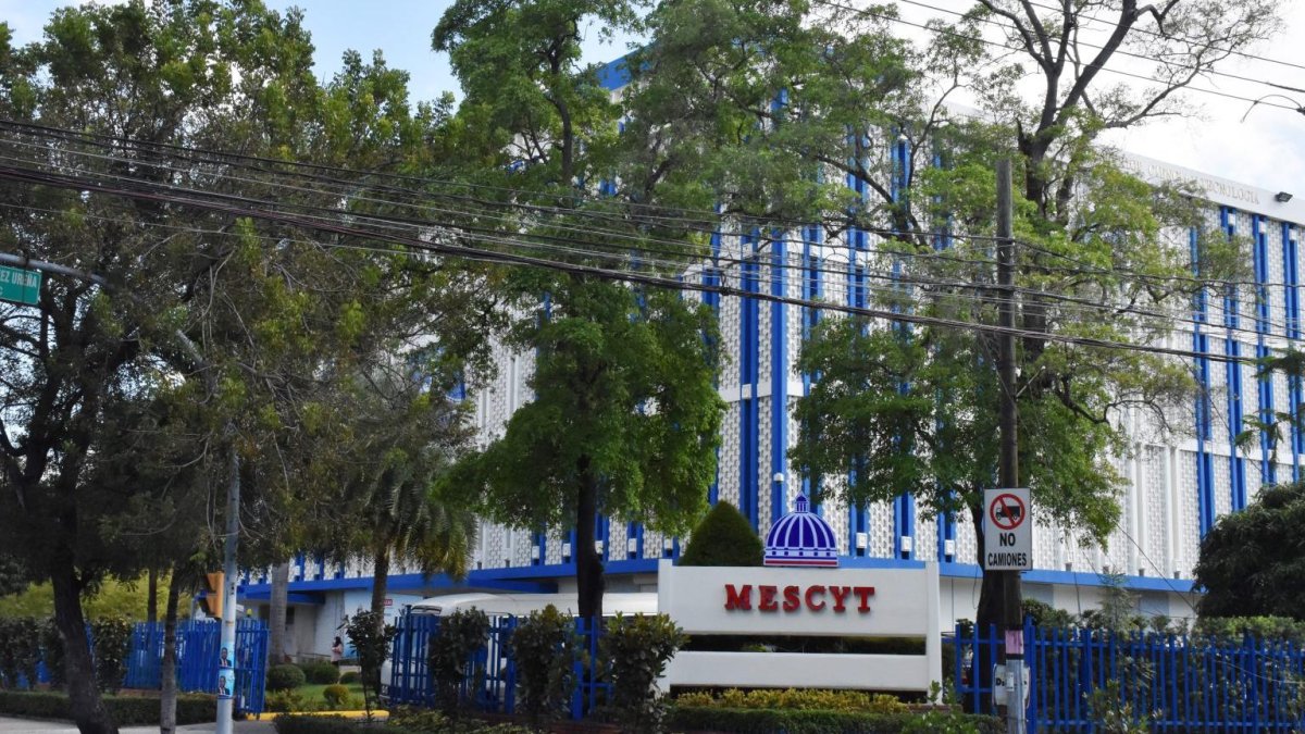 Decreto: Abinader designa a Rafael Santos Badía en el Mescyt; Geraldo Espinosa Pérez en Contraloría