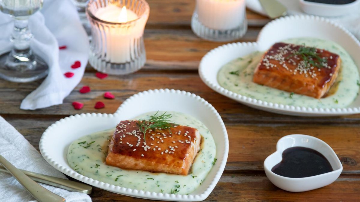 Puré parmentier al eneldo con salmón a la miel