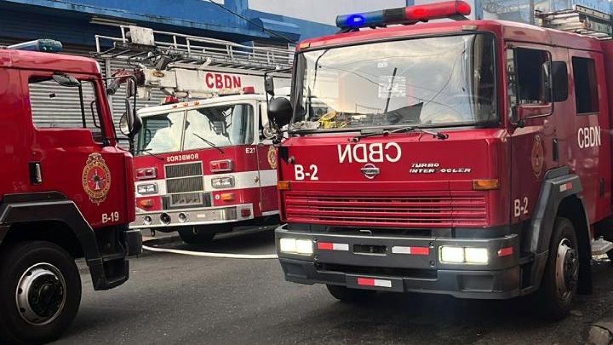 Incendio en tienda Garrido de la Duarte: empleados evacuan a tiempo sin heridos
