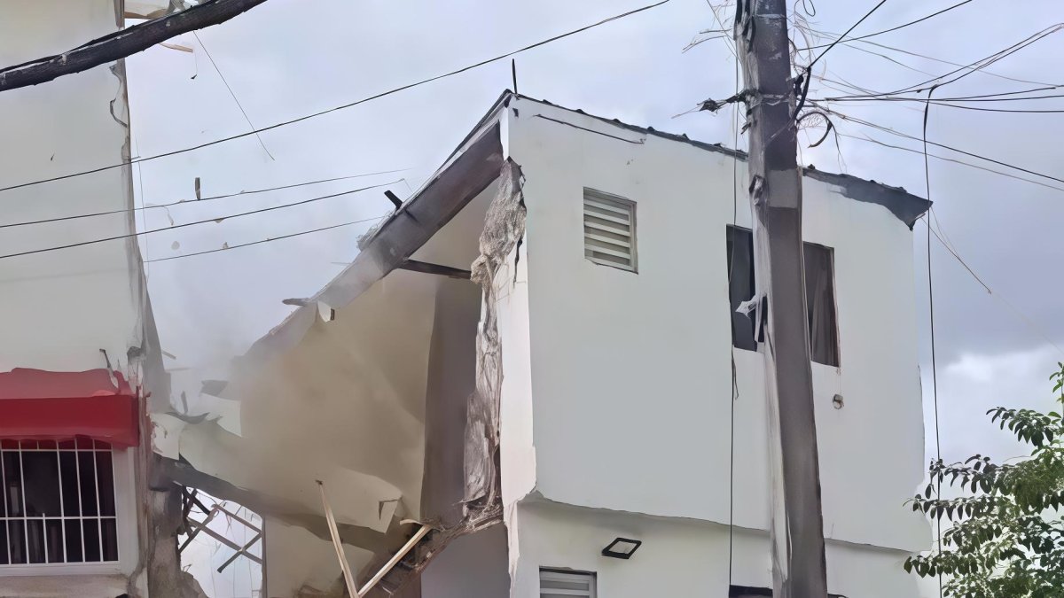 Hasta el momento, las autoridades no han emitido las razones oficiales del colapso.