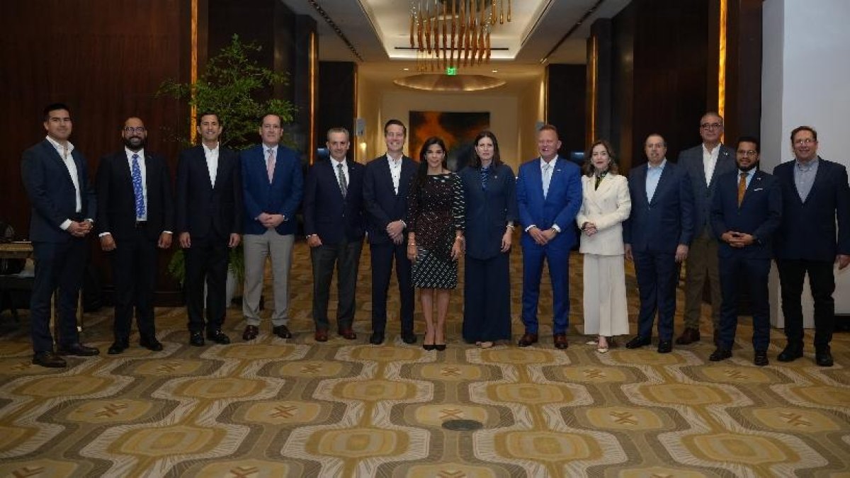 Cámara Americana de Comercio del país (Amchamdr)