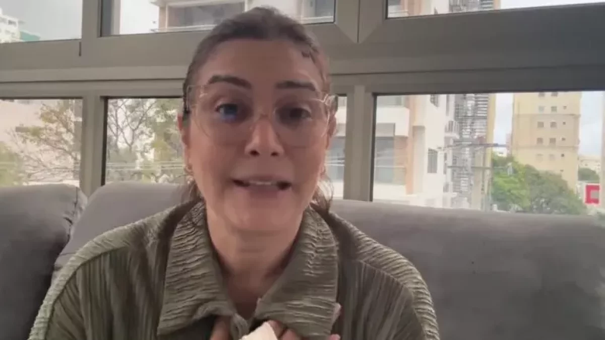 En esta foto de archivo se ve a Quintero en una de sus primeras apariciones públicas luego de sobrevivir a la tragedia del Jet Set.