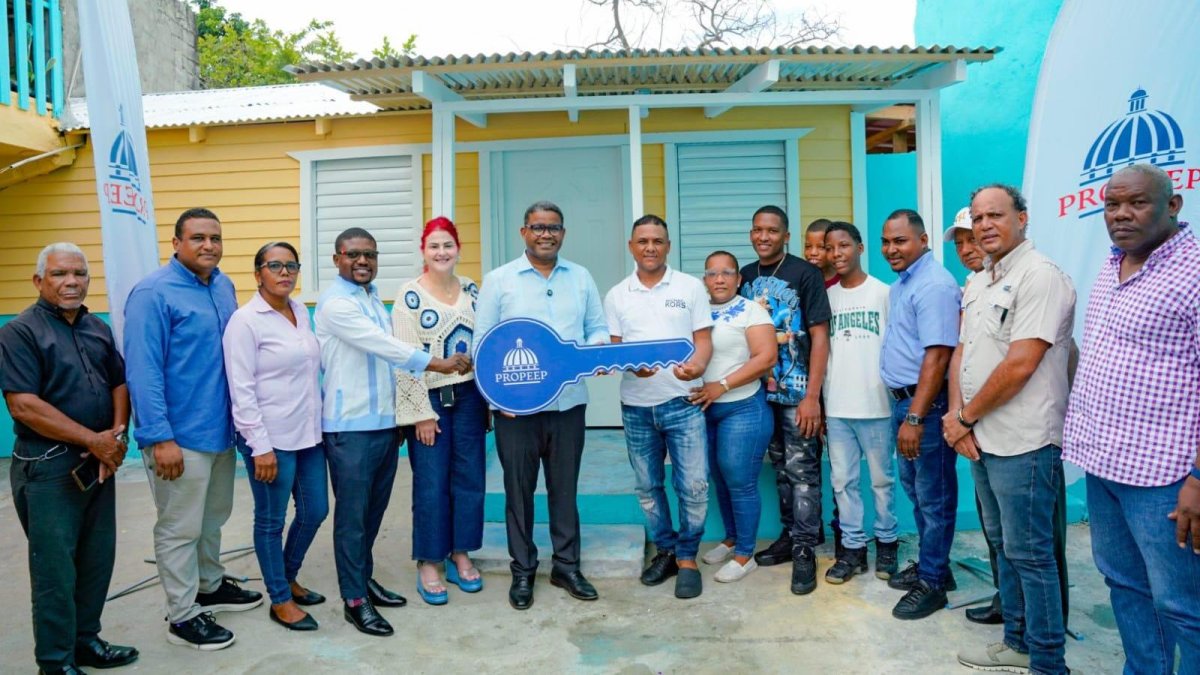 Propeep cumple sueño de un hogar digno a familia de Los Guandules