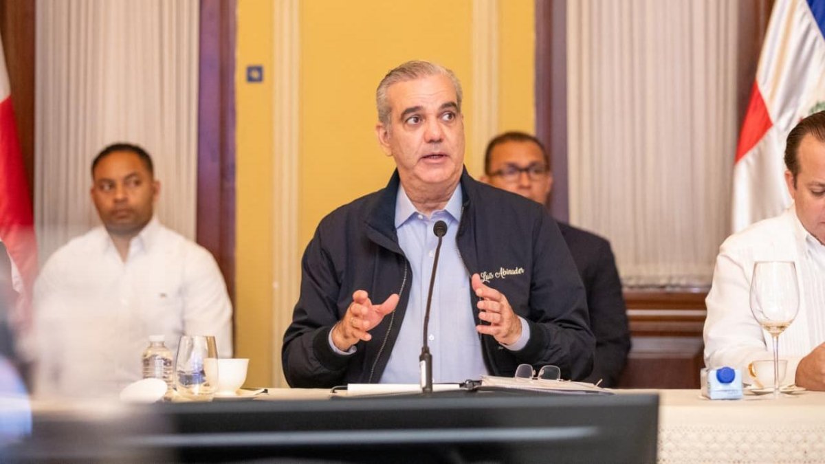 Luis Abinader designa comisión de veeduría para licitación de la Autopista del Ámbar: ¿Quiénes son los 