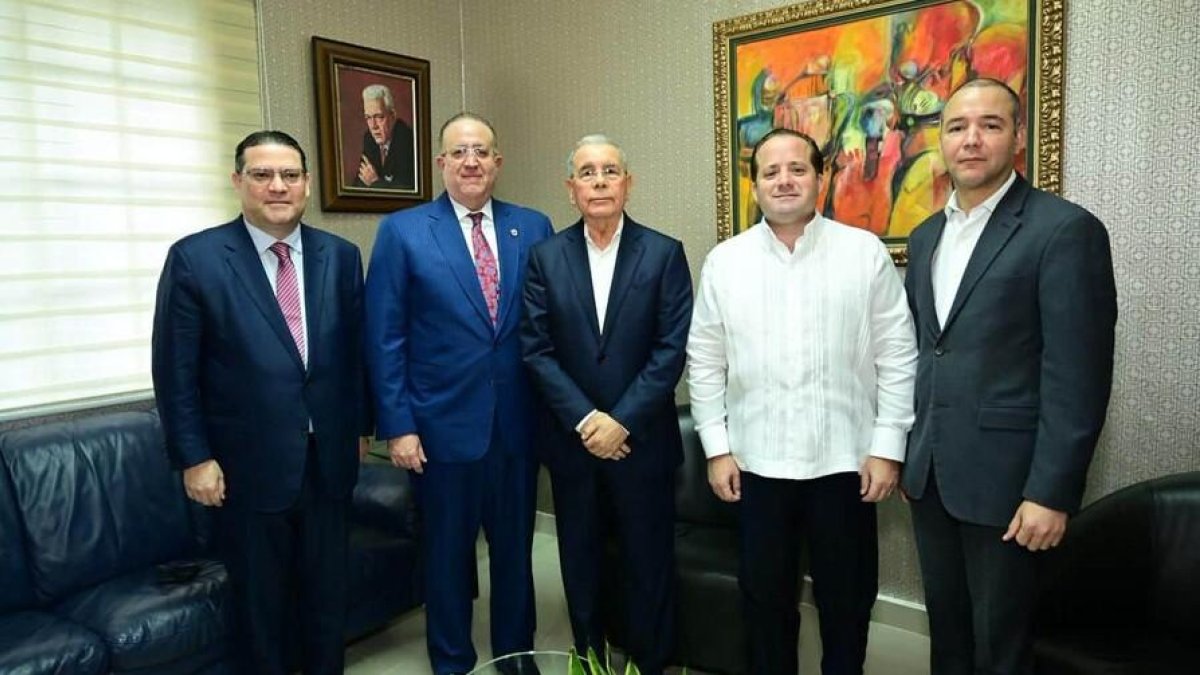 ¿Y entonces? Gobierno y oposición no llegan a acuerdo sobre combate a la crisis internacional durante encuentro con Danilo Medina