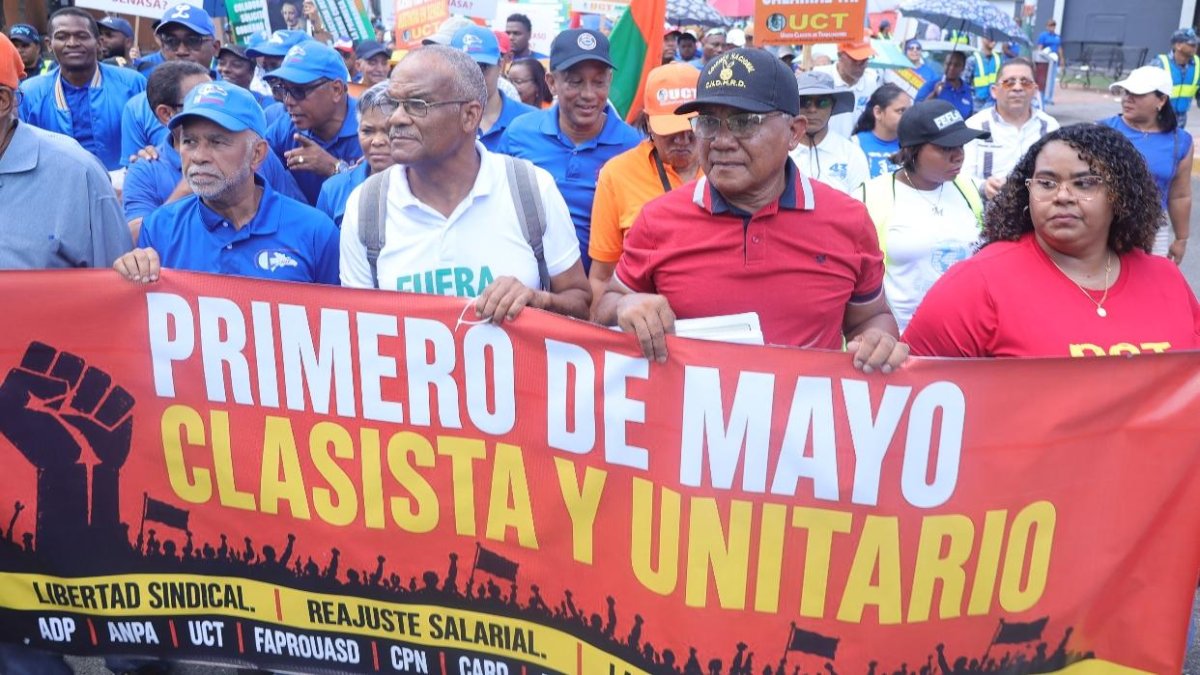 Trabajadores firmes en cesantía y no a minería