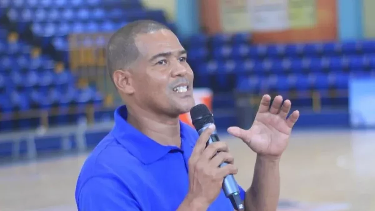 Árbitro Erick Martínez sufre ACV en pleno partido de la Súper Liga LNB