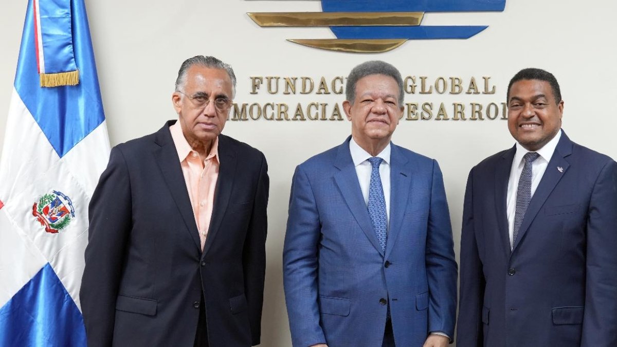Leonel Fernández exhorta población apoyar SD 2026