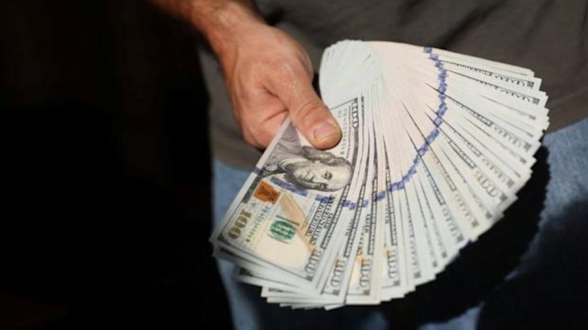 Compromisos en dólares tienen respaldo de banca