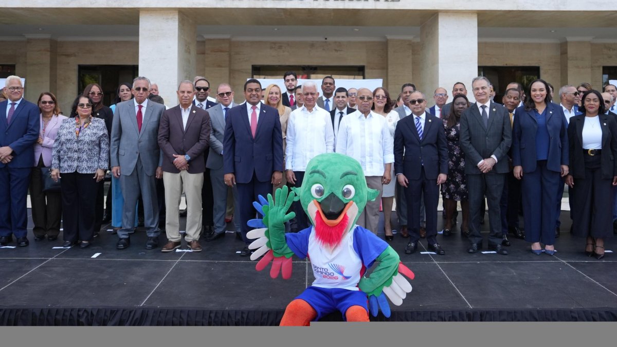 Foto oficial del acto de recibimiento de la antorcha de los Juegos en el Congreso Nacional.